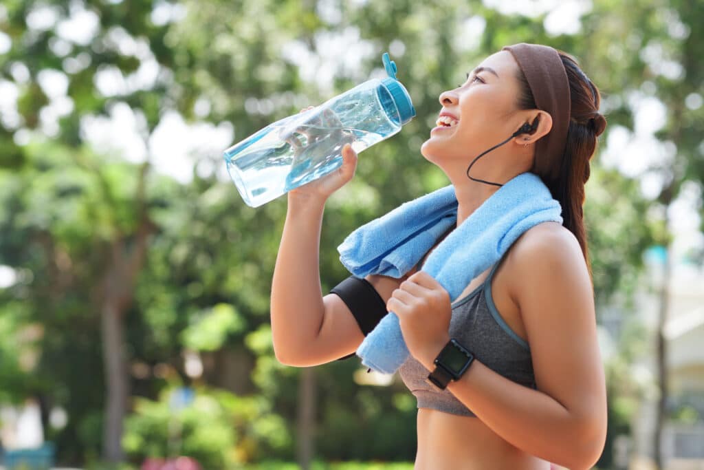 เทคนิคในการออกกําลังกายแบบ cardio คือควรจิบน้ำบ้างระหว่างออกกำลังกาย